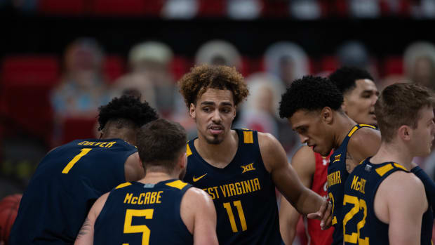 Tech Social Media - BrandonBrieger_Basketball_210201-3068